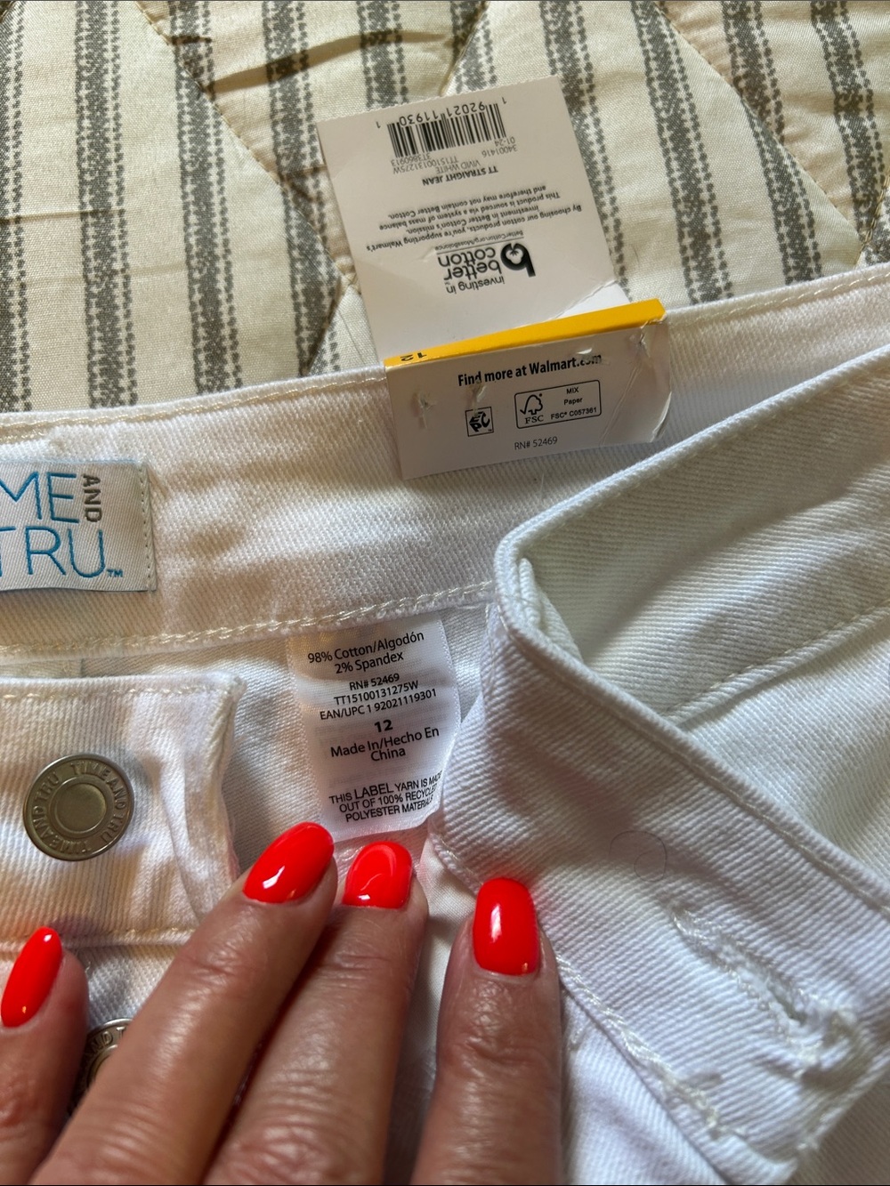 Time and Tru White Straight Leg Jeans - Picture 4 of 7